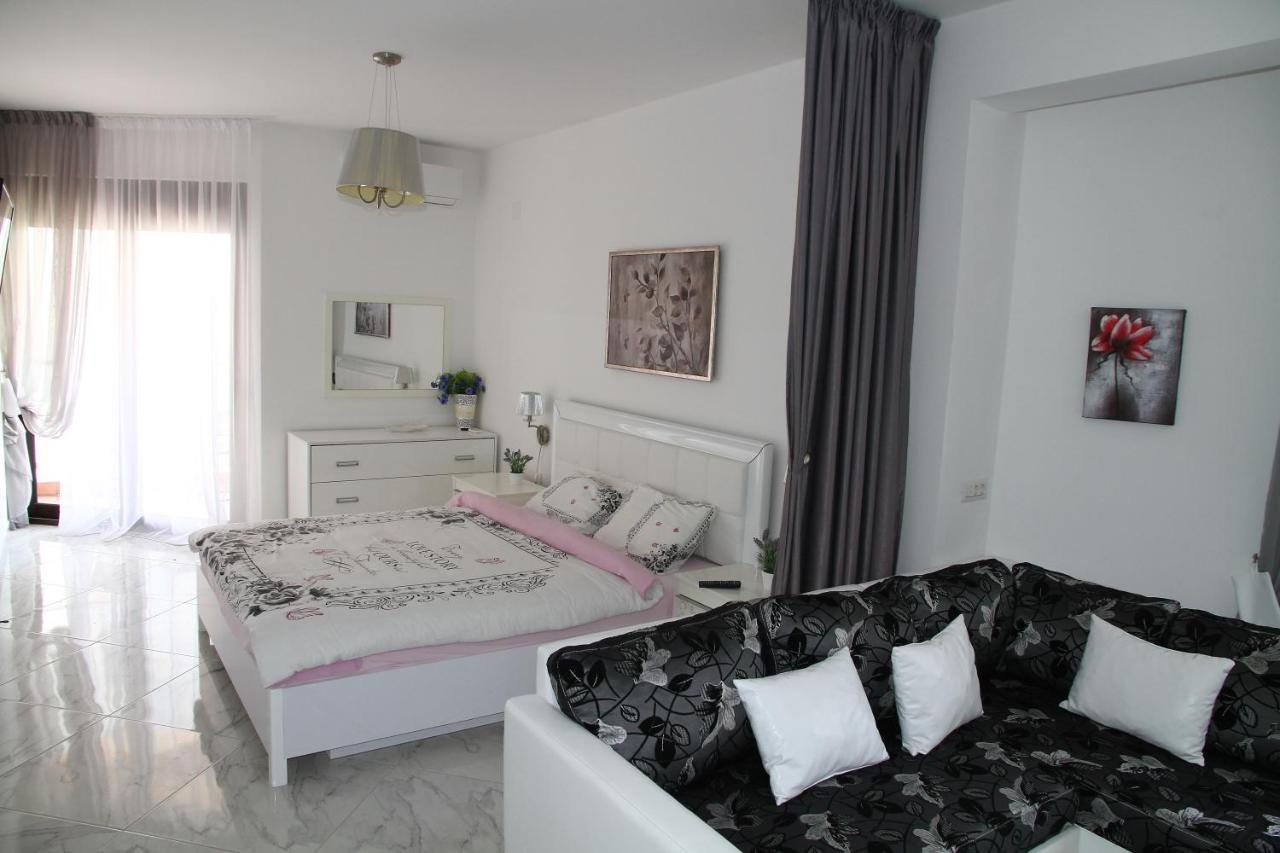 Bella Costa Apartment Dobra Voda Bagian luar foto