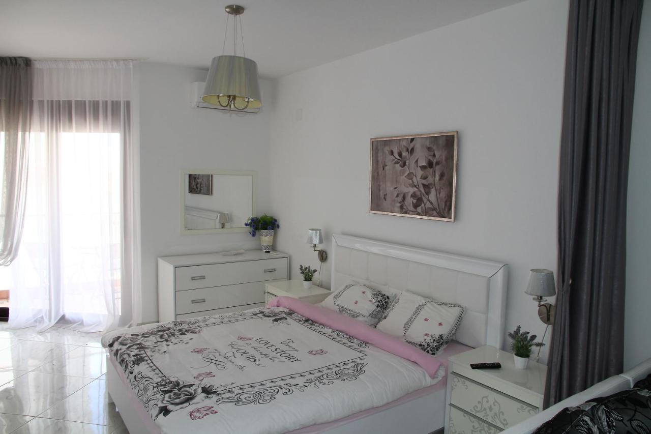 Bella Costa Apartment Dobra Voda Bagian luar foto