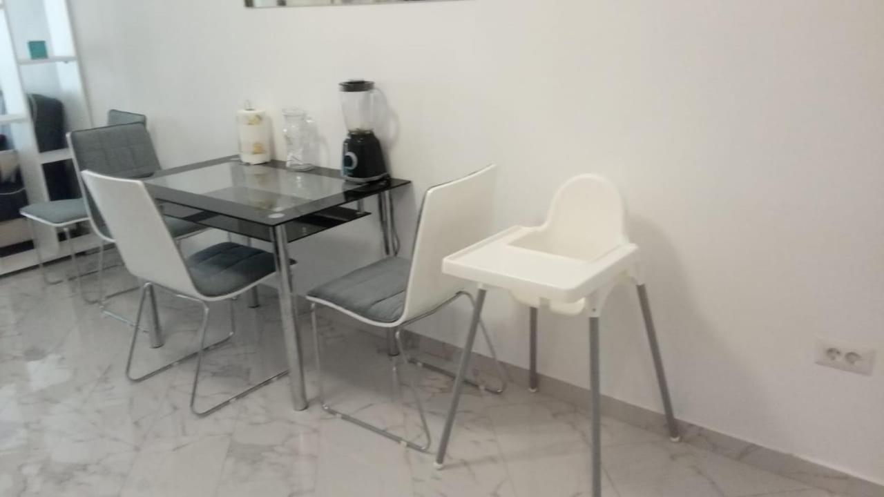 Bella Costa Apartment Dobra Voda Bagian luar foto